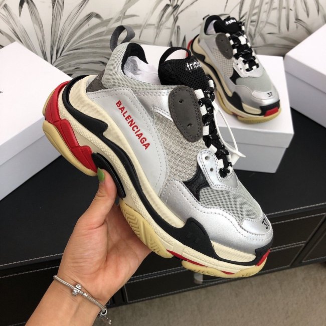 Balenciaga Womens Shoes Sneakers Luxury Brand Triple S Sneaker with Original Box Whatapp