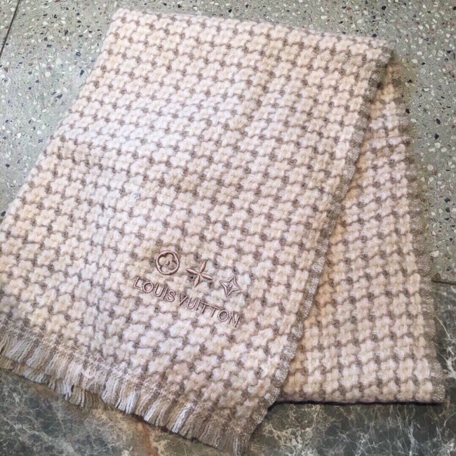 Louis Vuitton Scarves Womens Fashion Scarf with Original Box Whatapp