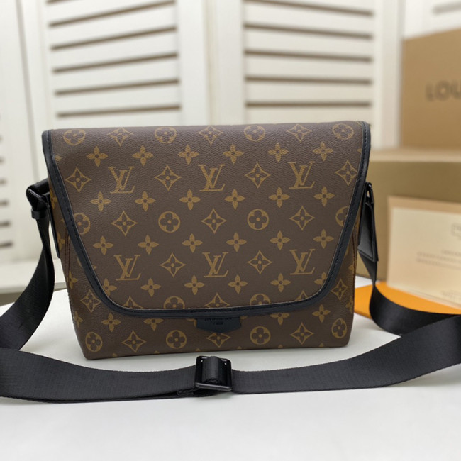 Louis Vuitton Mens Bags Messenger Bag Luxury Brand MAGNETIC MESSENGER Shoulder Bags for Men with Original Box M45557 Monogram coated canvas Whatapp