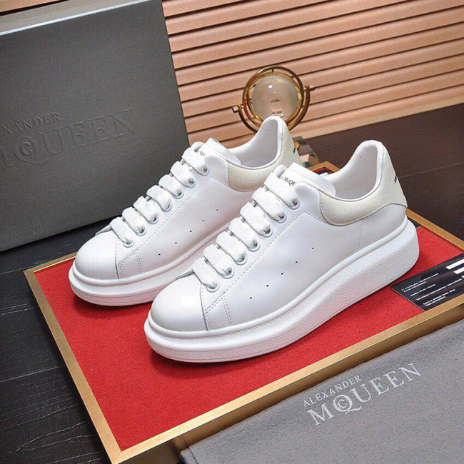 Alexander McQueen Men Shoes Fashion Design Luxury Brand Whatapp