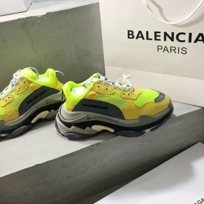 Balenciaga Mens Shoes Triple S Sneaker Whatapp