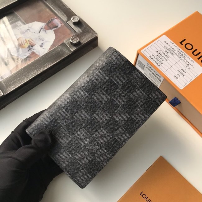 Louis Vuitton Mens Bag Wallet Whatapp