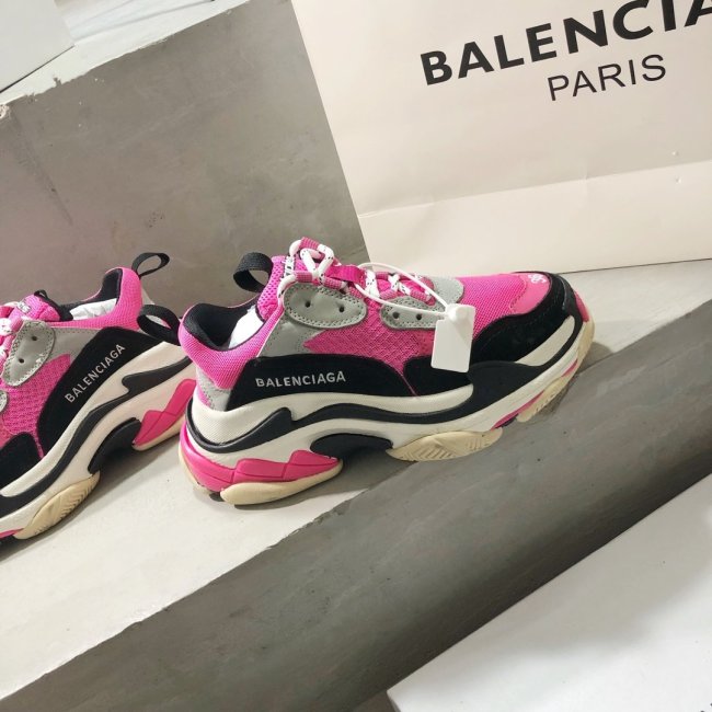 Balenciaga Mens Shoes Triple S Sneaker Whatapp