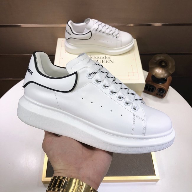 Alexander McQueen Womens Mens Shoes Fashion Sneakers Unisex Design Luxury Brand Oversized Sneaker with Box Whatapp