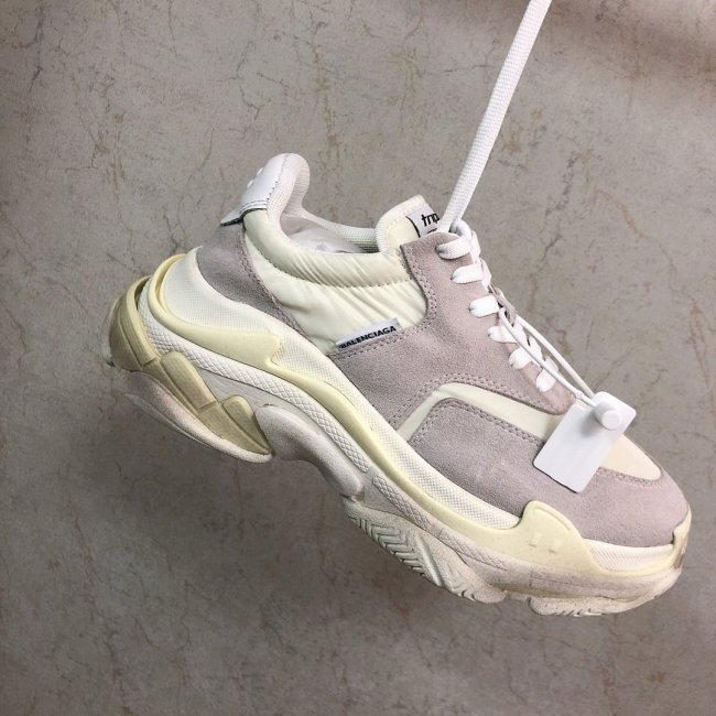 Balenciaga Womens Shoes Breathable Design Sneakers Luxury Brand Triple S Sneaker Whatapp