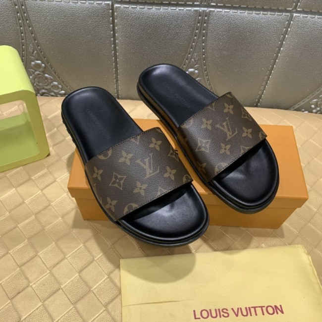 Louis Vuitton Men Shoes Fashion Sandal WATERFRONT MULE Whatapp