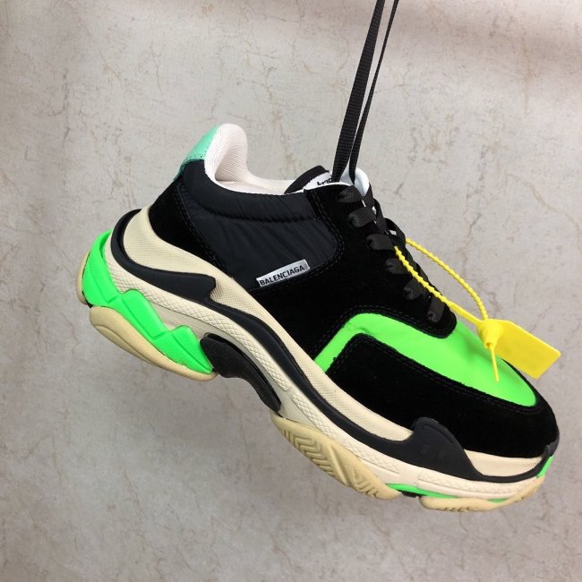 Balenciaga Mens Shoes Triple S Sneaker Whatapp