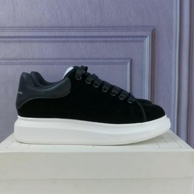 Alexander McQueen Mens Shoes Sneakers Fashion Design Luxury Brand with Original Box Whatapp