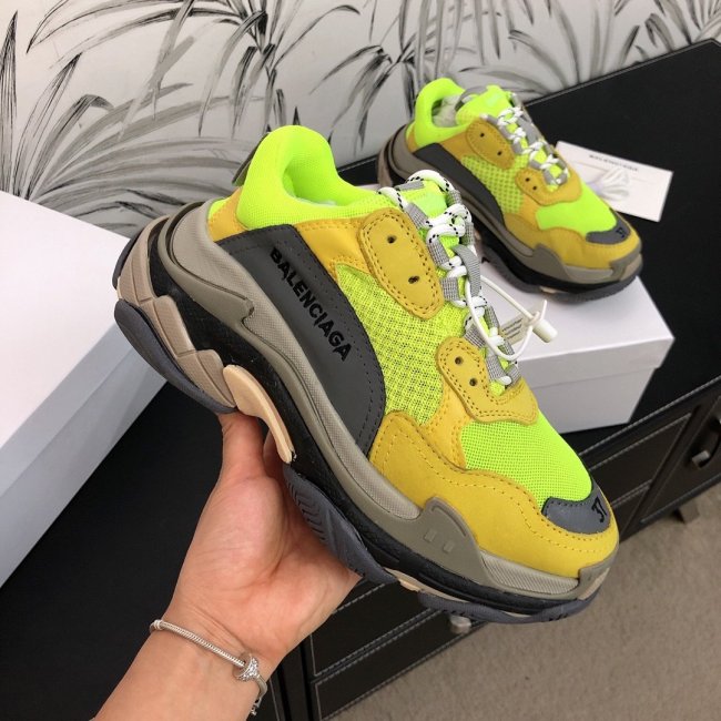 Balenciaga Womens Shoes Sneakers Luxury Brand Triple S Sneaker with Original Box Whatapp