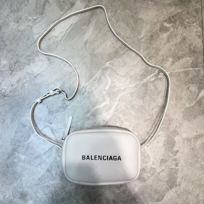 Balenciag Womens Bags Everyday Small Camera Bag Whatapp