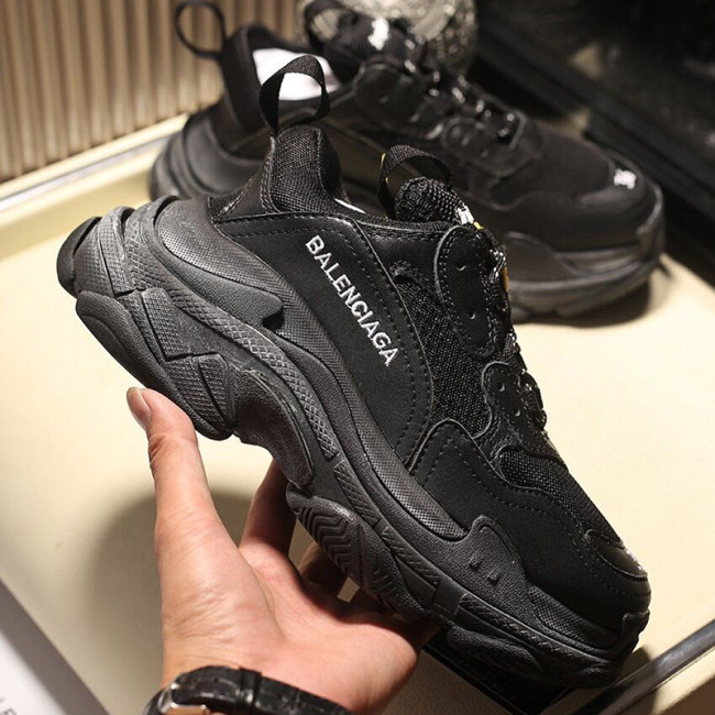 Balenciaga Womens Shoes Breathable Design Sneakers Luxury Brand Triple S Sneaker Whatapp