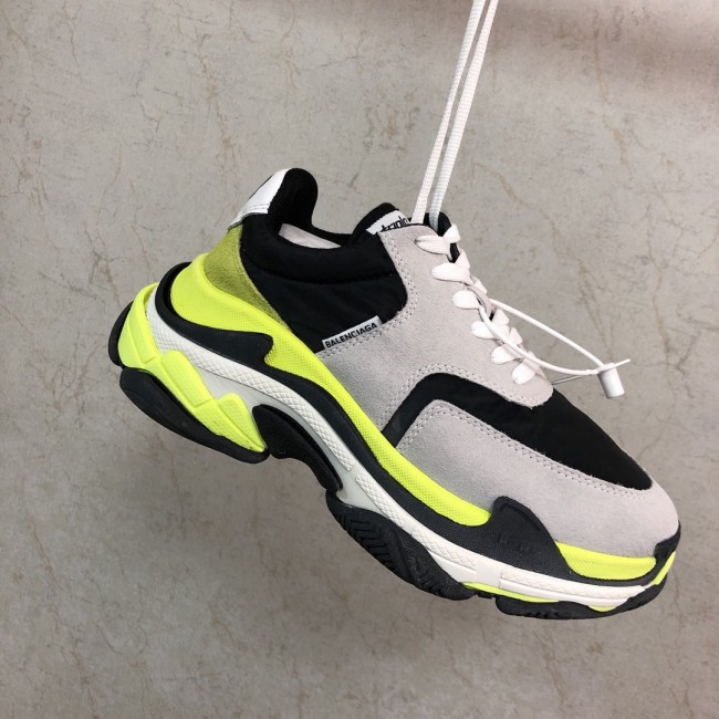 Balenciaga Mens Shoes Triple S Sneaker Whatapp