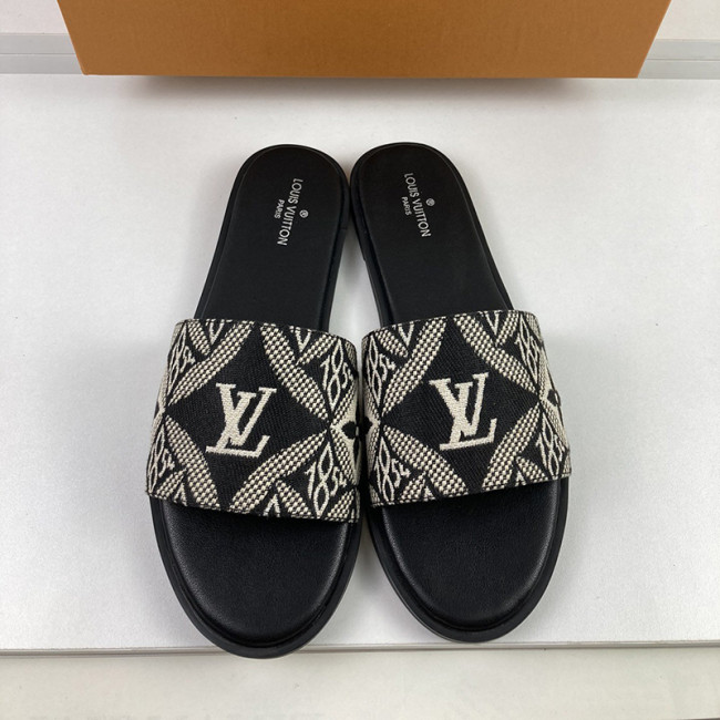 Louis Vuitton Women Shoes Fashion Sandals LV CRAFTY LOCK IT FLAT MULE Whatapp