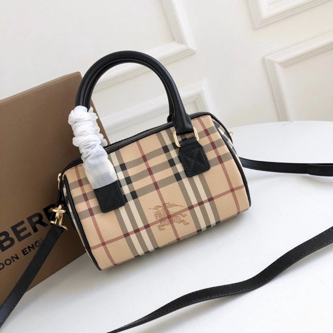 Burberry Womens Bag Crossbody Bag Whatapp