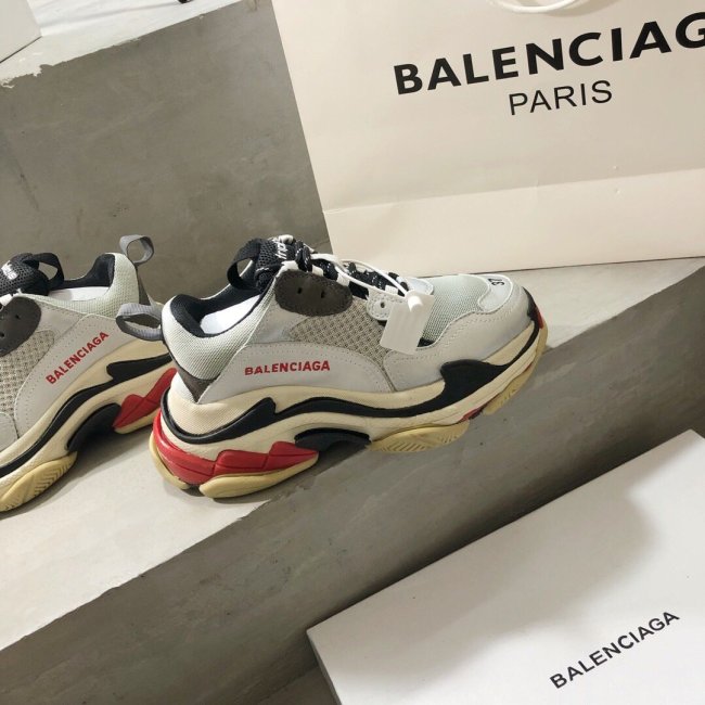 Balenciaga Mens Shoes Triple S Sneaker Whatapp