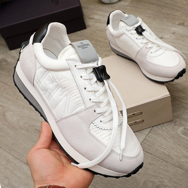 Valentino Men Shoes Fashion Design Luxury Brand Breathable Sneakers with Original Box Whatapp