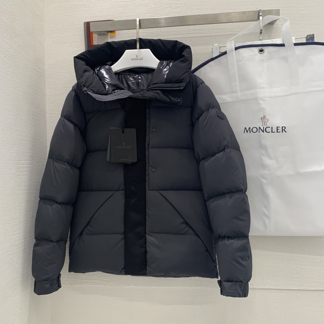 Moncler Men Womens Down Jacket Womens Coats Luxury Brand Fashion Design Whatapp