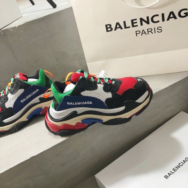 Balenciaga Mens Shoes Triple S Sneaker Whatapp