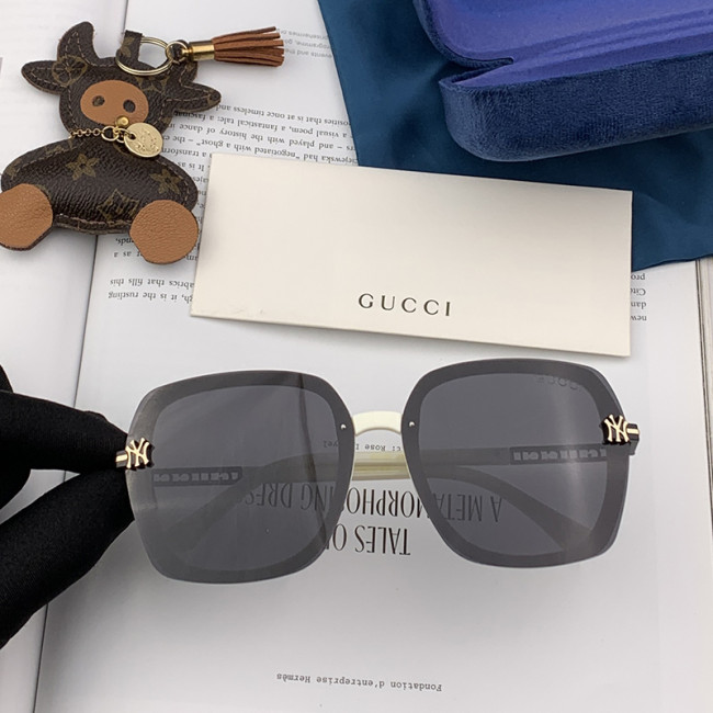 Gucci Womens Sunglasses with Original Box G50190 Whatapp