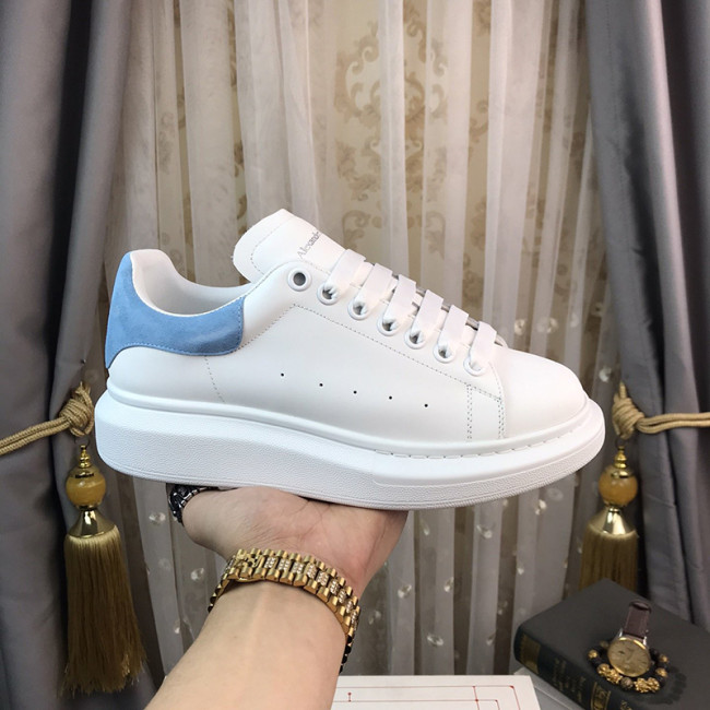 Alexander McQueen Womens Mens Shoes Fashion Sneakers Unisex Design Luxury Brand Oversized Sneaker with Box Whatapp