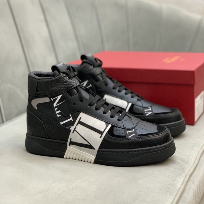 Valentino Men Shoes Fashion Design Luxury Brand Gumboy Sneakers Boots with Original Box Whatapp