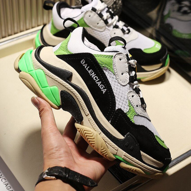 Balenciaga Womens Shoes Breathable Design Sneakers Luxury Brand Triple S Sneaker Whatapp