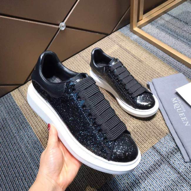 Alexander McQueen Men Shoes Fashion Design Luxury Brand Whatapp