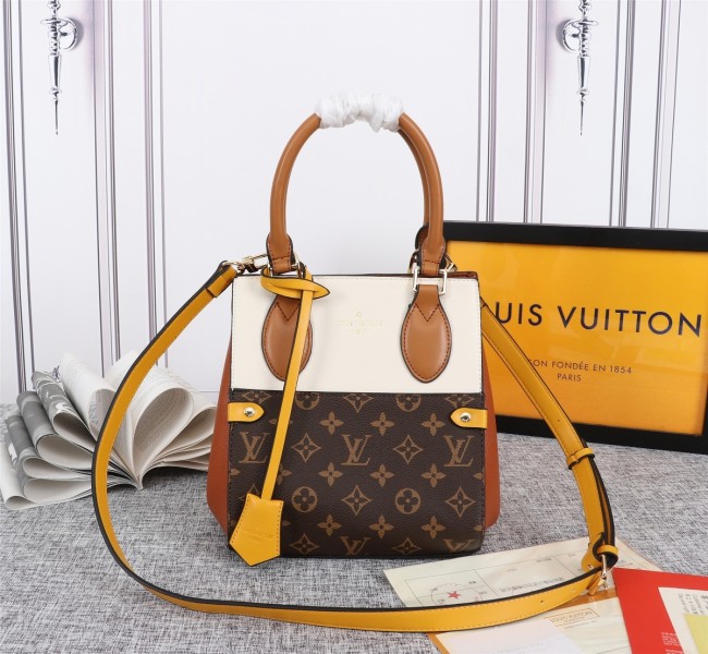 Louis Vuitton Womens Bag Crossbody Bag FOLD TOTE PM M45388 Whatapp