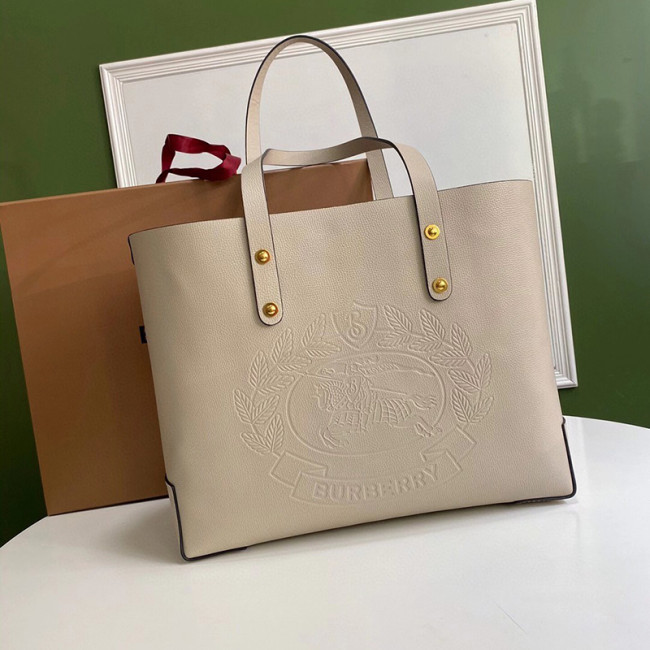 Burberry Womens Bag Totes Whatapp