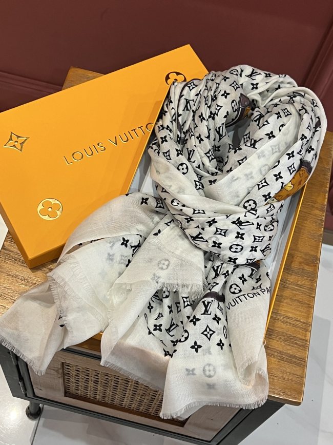 Louis Vuitton Scarves Men Womens Fashion Scarf with Original Box Whatapp