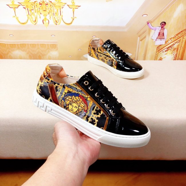 Versace Men Shoes Sneakers Fashion Design Luxury Brand Whatapp