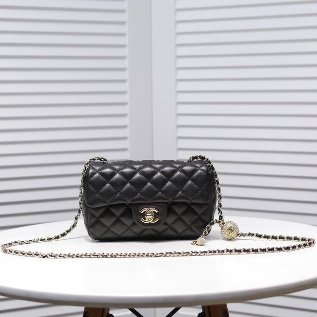 Chanel Womens Bags Crossbody Bag Flap Bag Lambskin & Gold-Tone Metal Whatapp