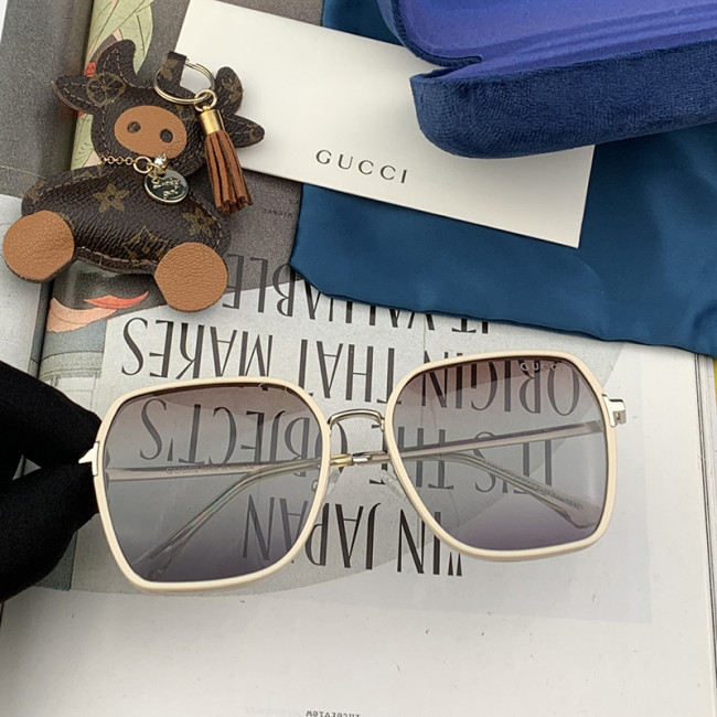 Gucci Womens Sunglasses with Original Box G3115 Whatapp