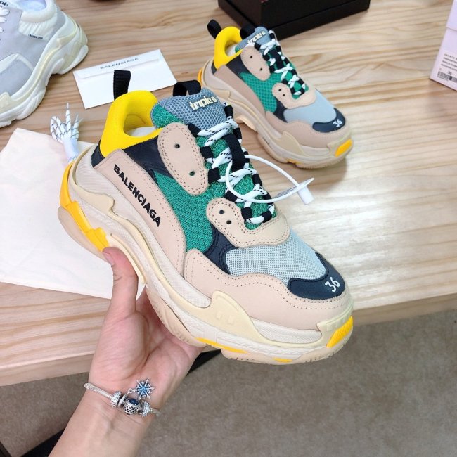 Balenciaga Mens Shoes Triple S Sneaker Whatapp