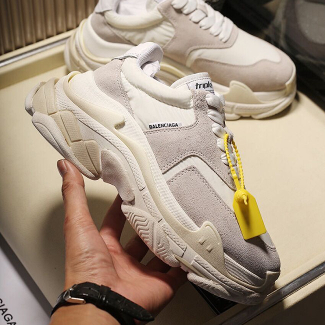 Balenciaga Womens Shoes Breathable Design Sneakers Luxury Brand Triple S Sneaker Whatapp