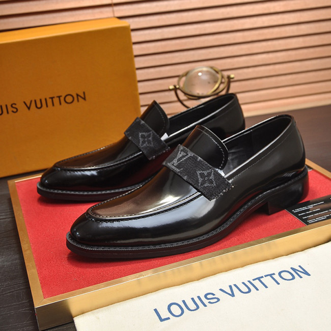 Louis Vuitton Men Shoes Dress Shoes Fashion Luxury Brand Mens Casual Shoes with Original Box Whatapp