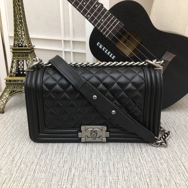 Chanel Womens Bags Crossbody Bag Boy Chanel Handbag Calfskin & Ruthenium-Finish Metal Black Whatapp