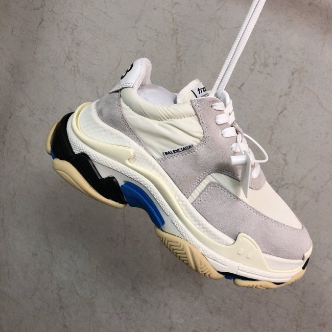 Balenciaga Mens Shoes Triple S Sneaker Whatapp