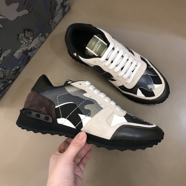 Valentino Men Shoes Fashion Design Luxury Brand ROCKRUNNER CAMOUFLAGE LAMINATED STUDDED SNEAKER with Original Box Whatapp