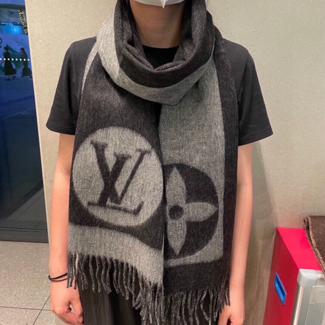 Louis Vuitton Scarves Men Womens Fashion Scarf with Original Box Whatapp