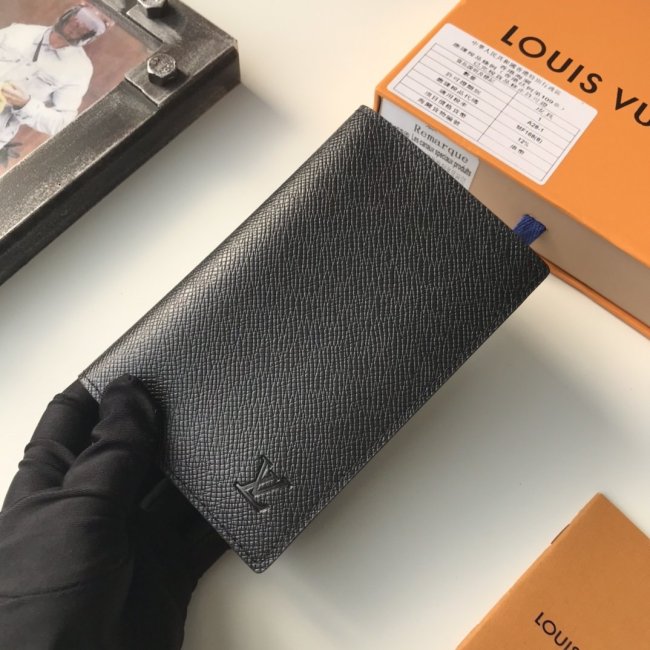 Louis Vuitton Mens Bag Wallet Whatapp