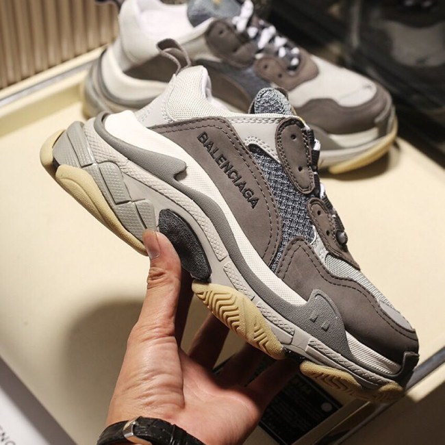 Balenciaga Womens Shoes Breathable Design Sneakers Luxury Brand Triple S Sneaker Whatapp