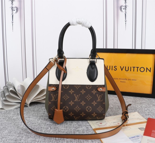 Louis Vuitton Womens Bag Crossbody Bag FOLD TOTE PM M45388 Whatapp