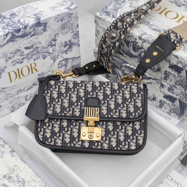 Dior Womens Bags Crossbody Bag DIORADDICT BAG Whatapp