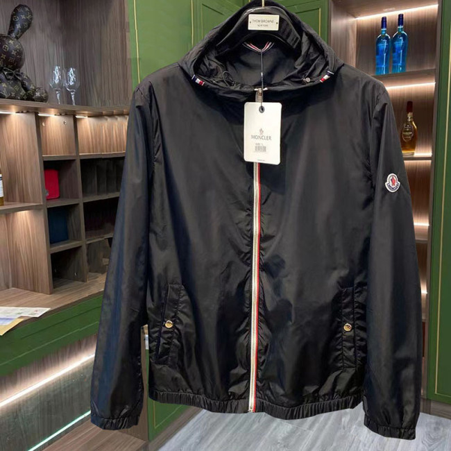 Moncler Design Mens Windprood Jackets Slim Thin Design Luxury Brand Whatapp