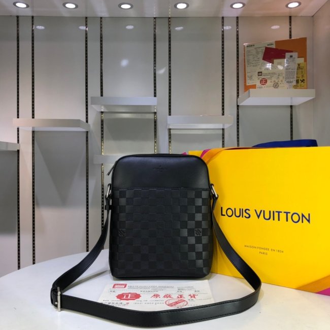 Louis Vuitton Mens Bag Crossbody Bag Whatapp