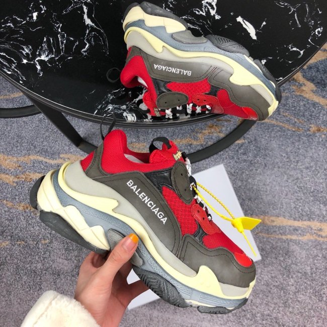 Balenciaga Womens Shoes Breathable Design Sneakers Luxury Brand Triple S Sneaker Whatapp