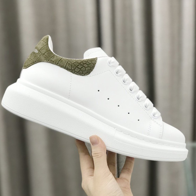 Alexander McQueen Men Shoes Fashion Design Luxury Brand Mens Men's Oversized Sneaker in White/Black with Original Box Whatapp