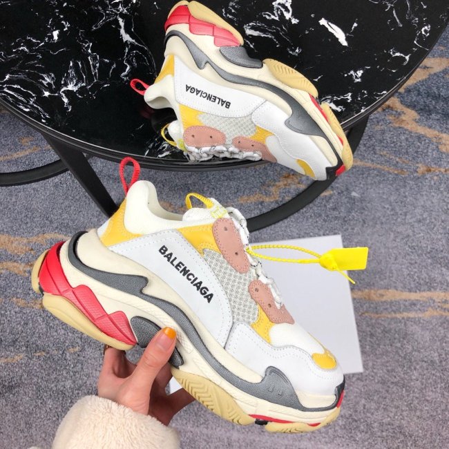 Balenciaga Mens Shoes Triple S Sneaker Whatapp