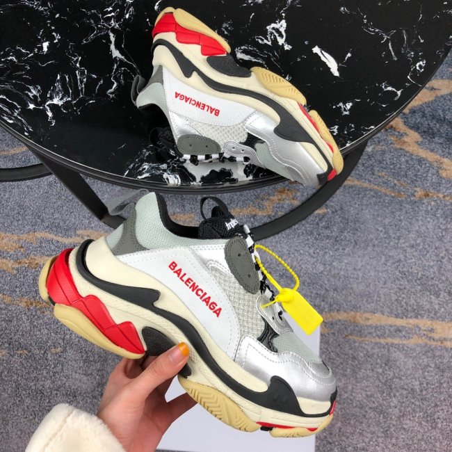 Balenciaga Mens Shoes Triple S Sneaker Whatapp